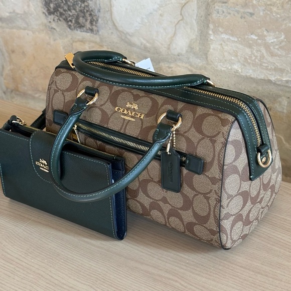 Coach - Picture 3 of 13